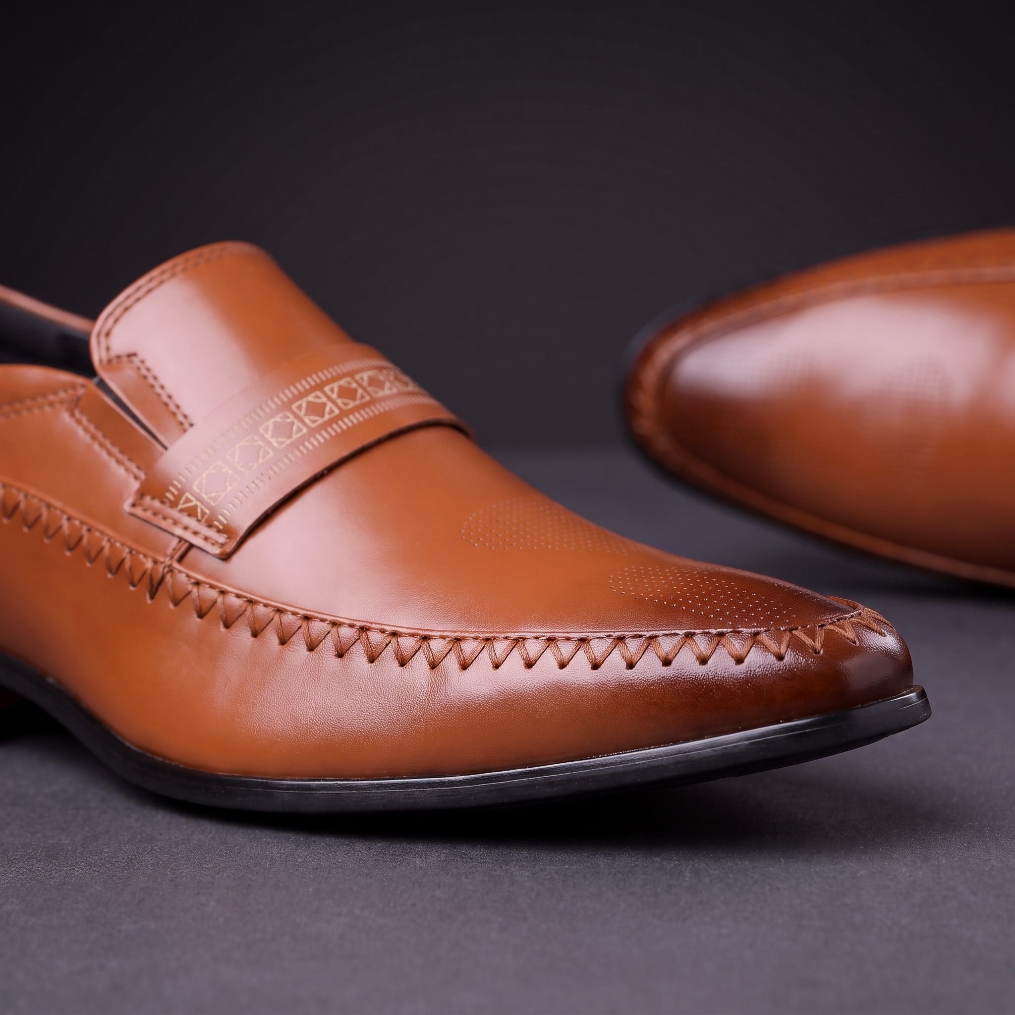 Ostuni Whipstitch Loafer