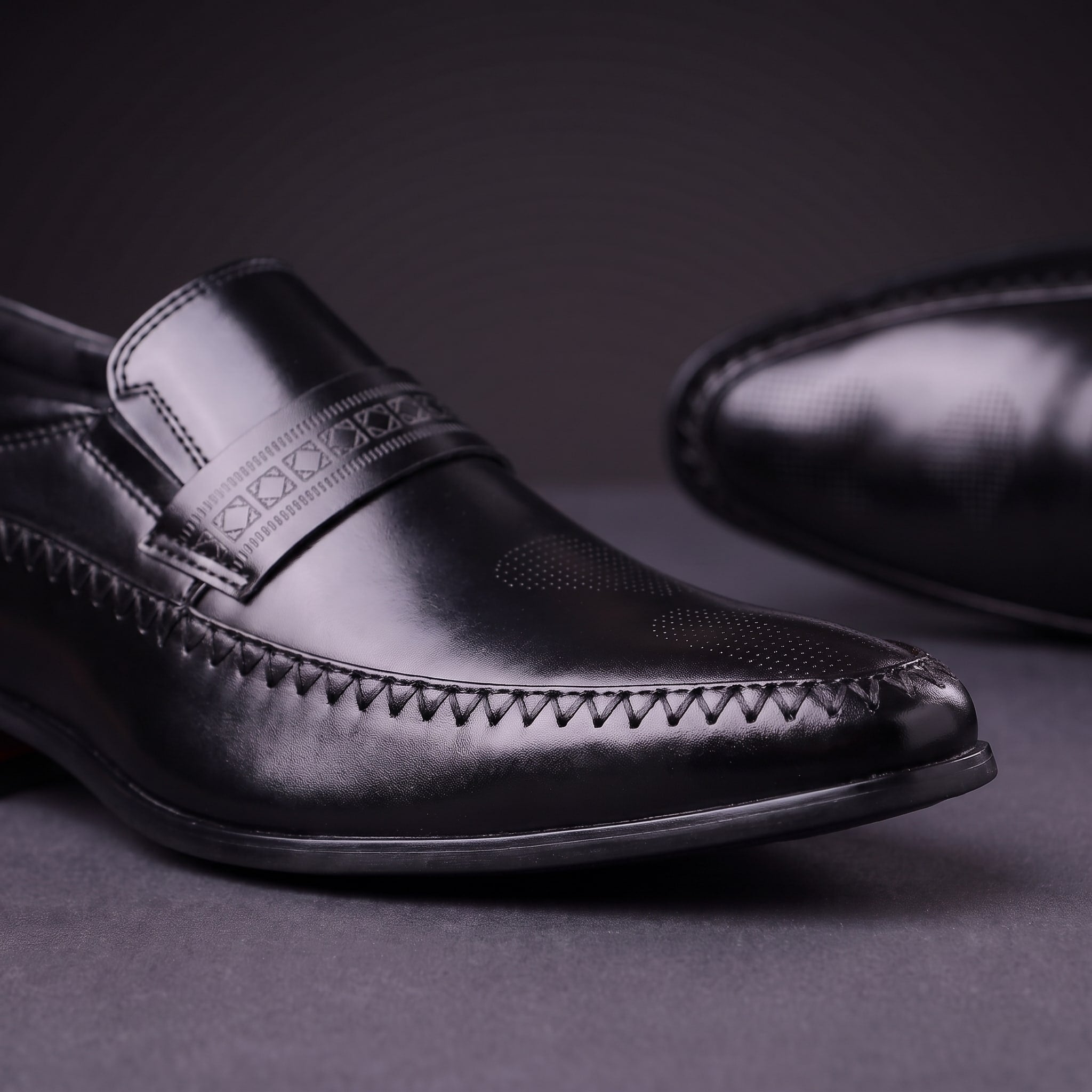 Ostuni Whipstitch Loafer