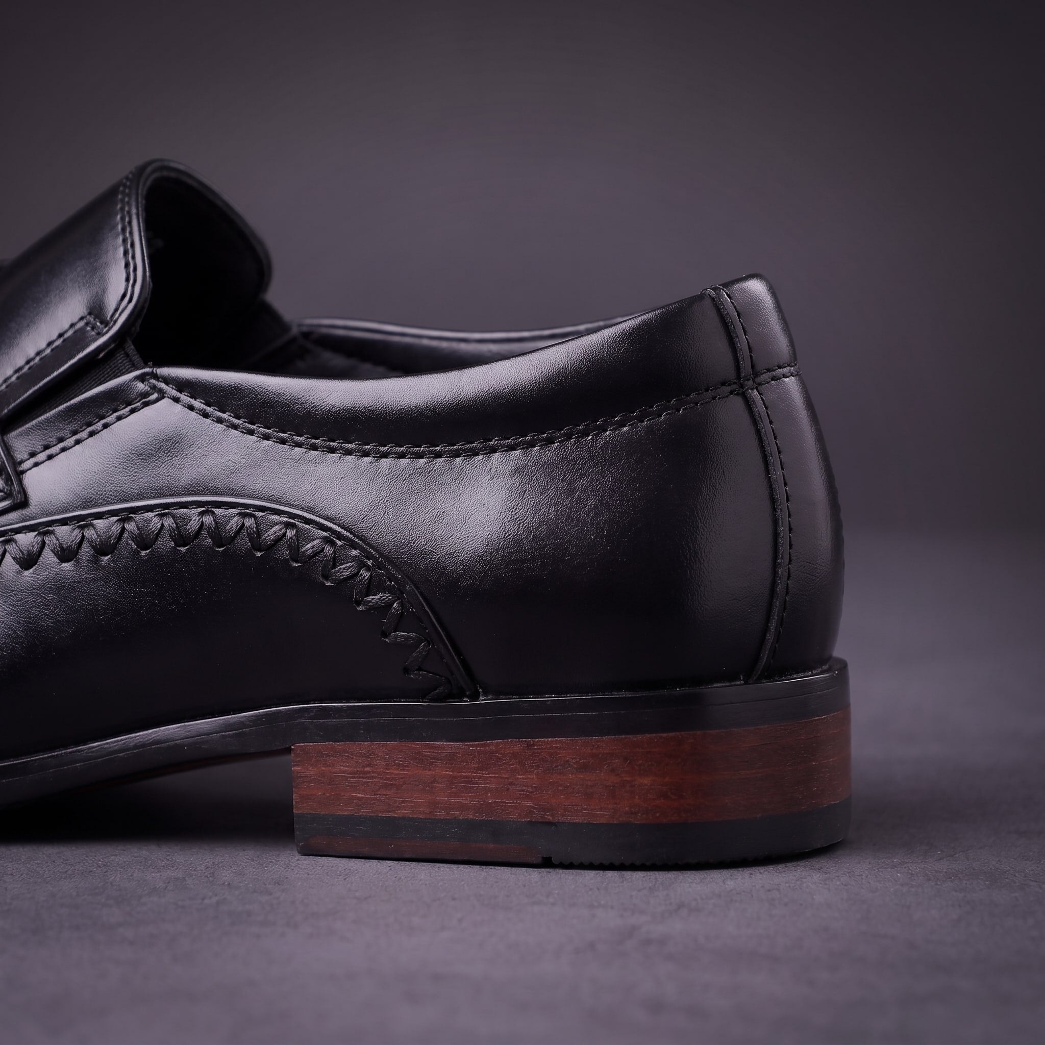 Ostuni Whipstitch Loafer