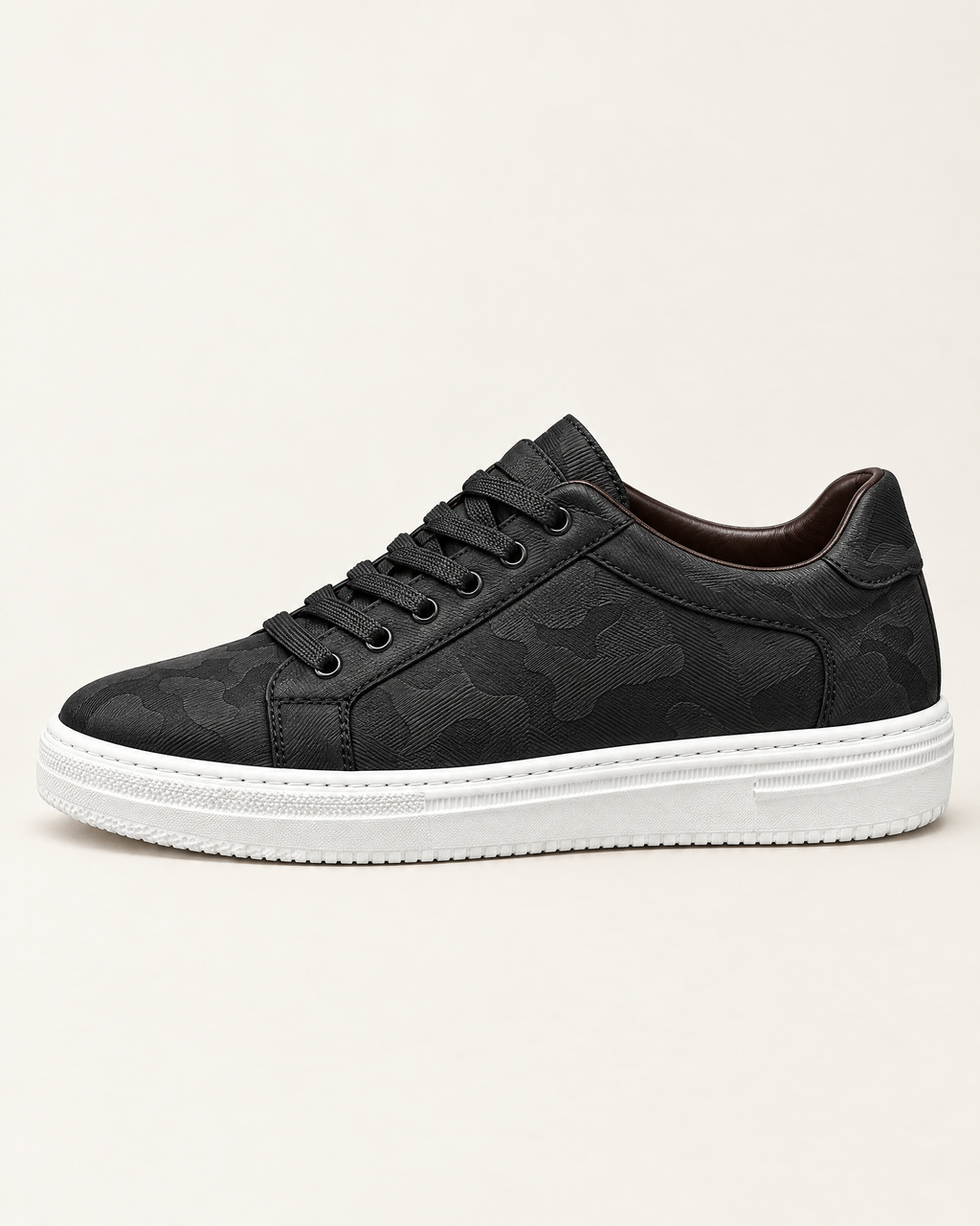 The Savona in Black, side view