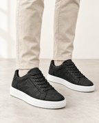 The Savona in Black, on foot