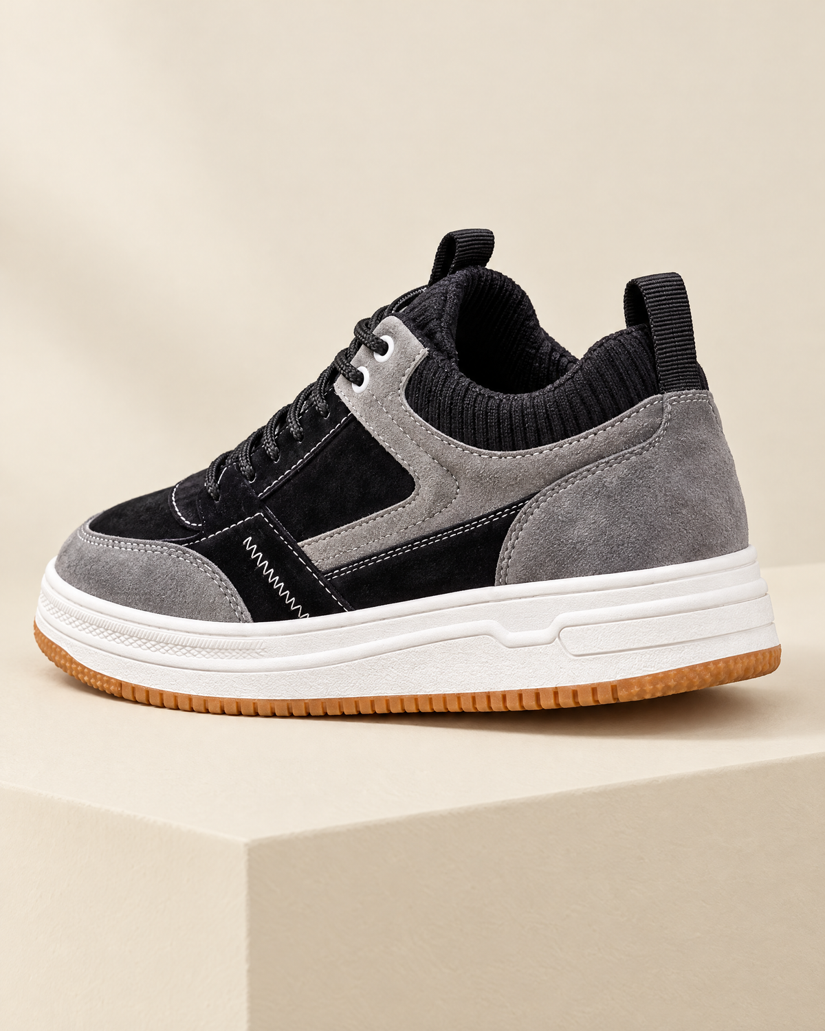 The Varese in Black - VIA NOVA