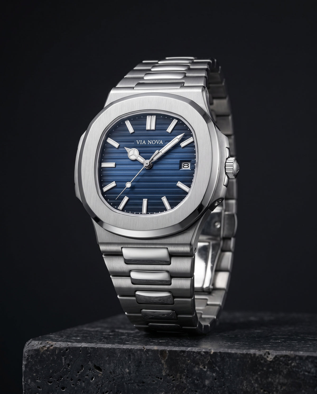 The Cernobbio Steel Watch - Packshot - Blue